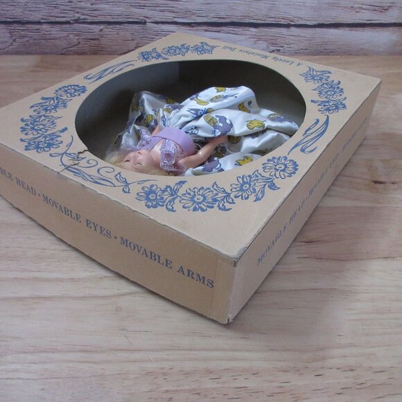 Dream Doll 7.5" Easter Bonnie Window Box 1950s - Picture 7 of 9